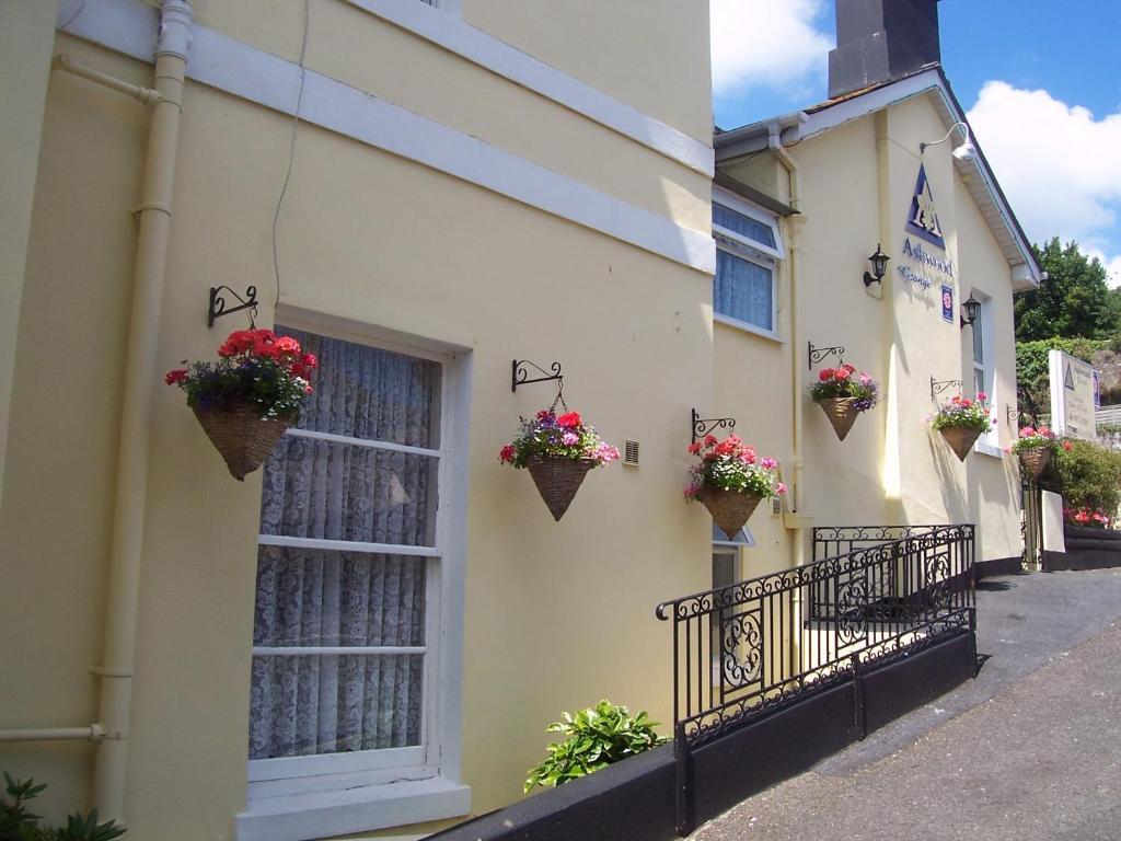 Bed and Breakfast Ashwood Grange Торки Экстерьер фото
