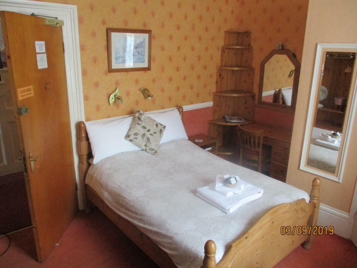 Bed and Breakfast Ashwood Grange Торки Экстерьер фото
