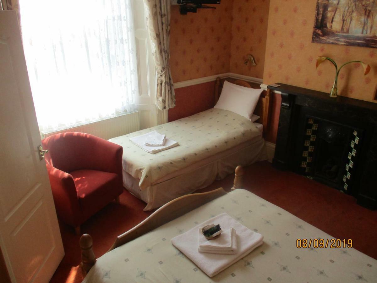 Bed and Breakfast Ashwood Grange Торки Экстерьер фото